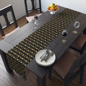 Elegant Gold and Black Table Runner: Holiday Dining Decor