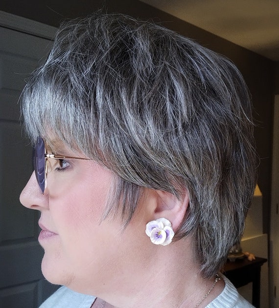 Lovely Lavender pansy clip on earrings - image 6