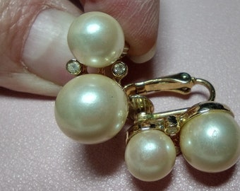 Vintage double pearl clip ons