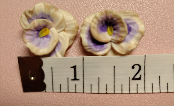 Lovely Lavender pansy clip on earrings - image 3