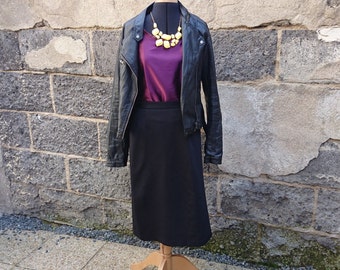 Vintage skirt, black skirt black skirt vintage black midi skirt, midi black skirt, straight skirt, fabric black, fabric, skirt, size 46