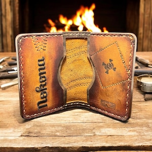 Cartera de béisbol plegable de cuatro bolsillos de cuero reutilizada a partir de un guante de béisbol Nokona