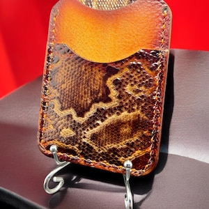 Cartera de cuero con tres bolsillos con cuero italiano color canela de primera calidad