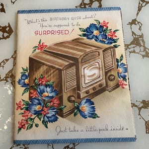 Vintage 1950s Grüße, seltene Geburtstagskarte, Blumen, Radio, Fernsehen statisch (EP-A112)
