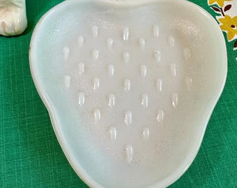 Vintage MCM Milk Glass, Hazel Atlas Strawberry Dish, 1950s Decorative Plate (DE-A128)