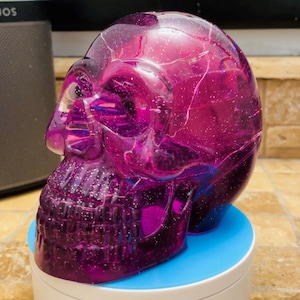 Resin skull with lights