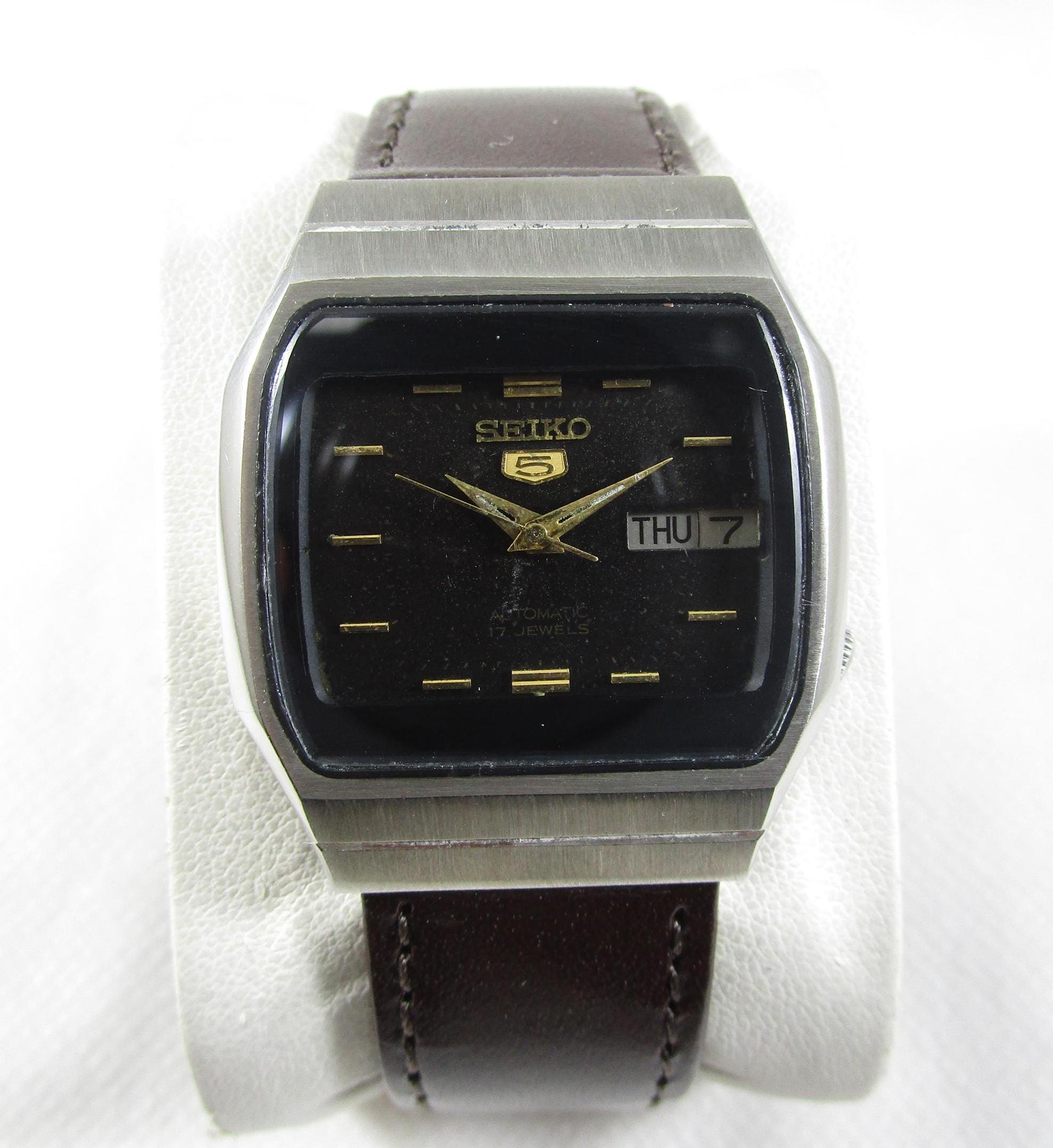 VINTAGE SEIKO 5 Day-date 17 JEWELS Automatic Japan Made Wrist 