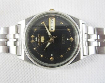 ORIGINAL SEIKO 5 Automatic 21 Jewels Day Date Japanese Wrist