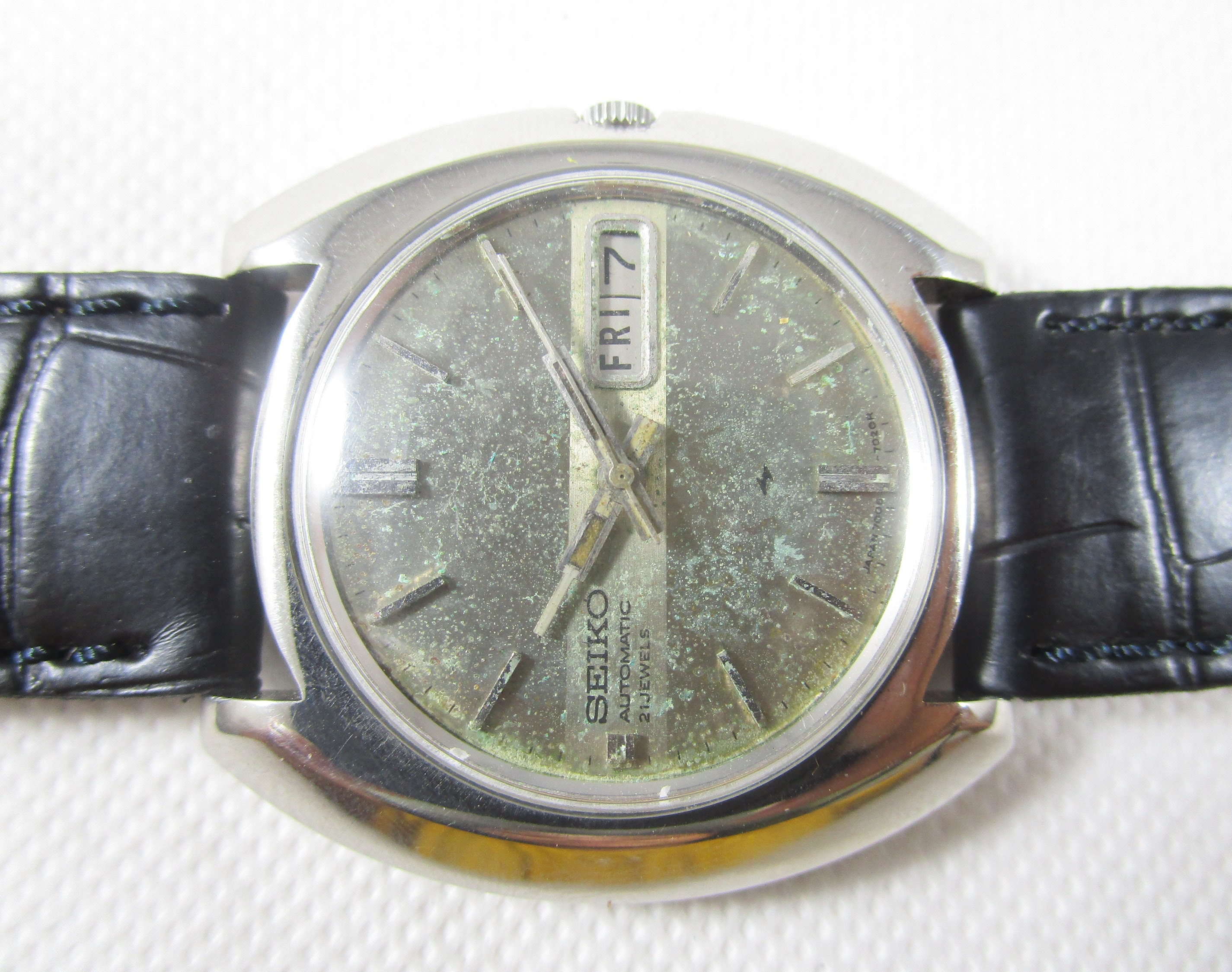 Original 100% Authentic VINTAGE SEIKO 5 Day-date Automatic Japan