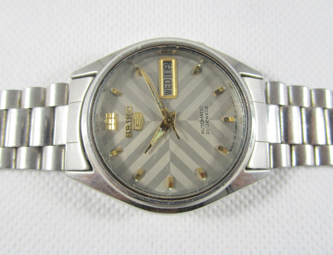 ★Vintage SEIKO 5★自動巻き★17石 Day/Date★稼働品★ s-l400.jpg