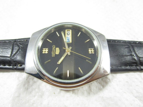 Seiko 5 Vintage Light Patina – Authentic Refurbished Watch main image 1