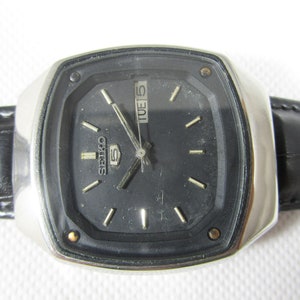 Original SEIKO 5 Automatic Day Date Japanese Wrist Vintage Watch# X977