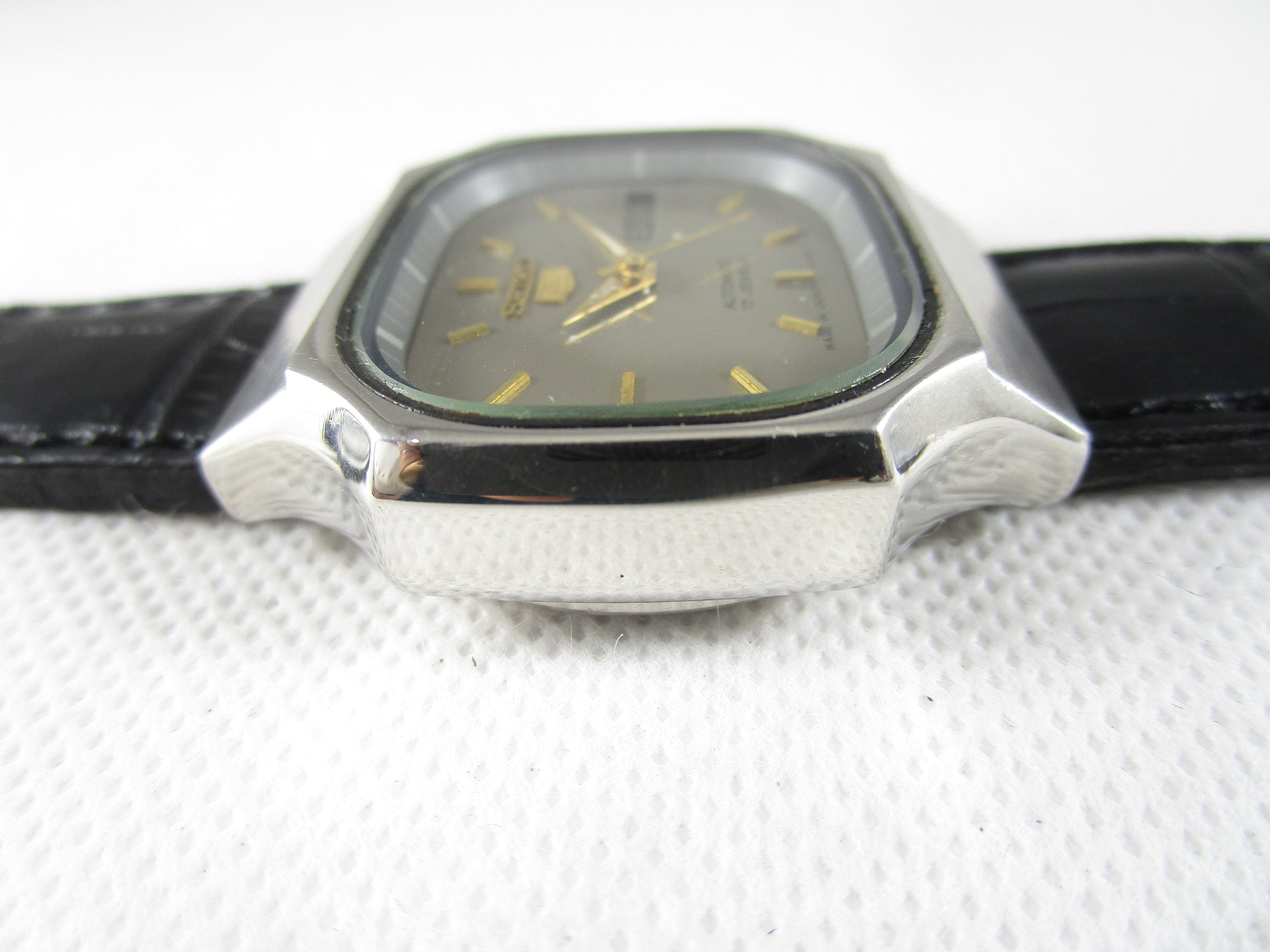 Original VINTAGE SEIKO 5 17 Jewels Day Date Automatic Japan Made