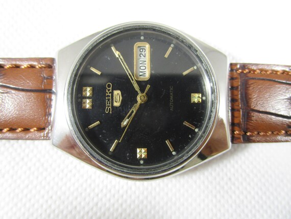 Original SEIKO 5 Automatic Day Date Japanese Wrist Vintage Watch