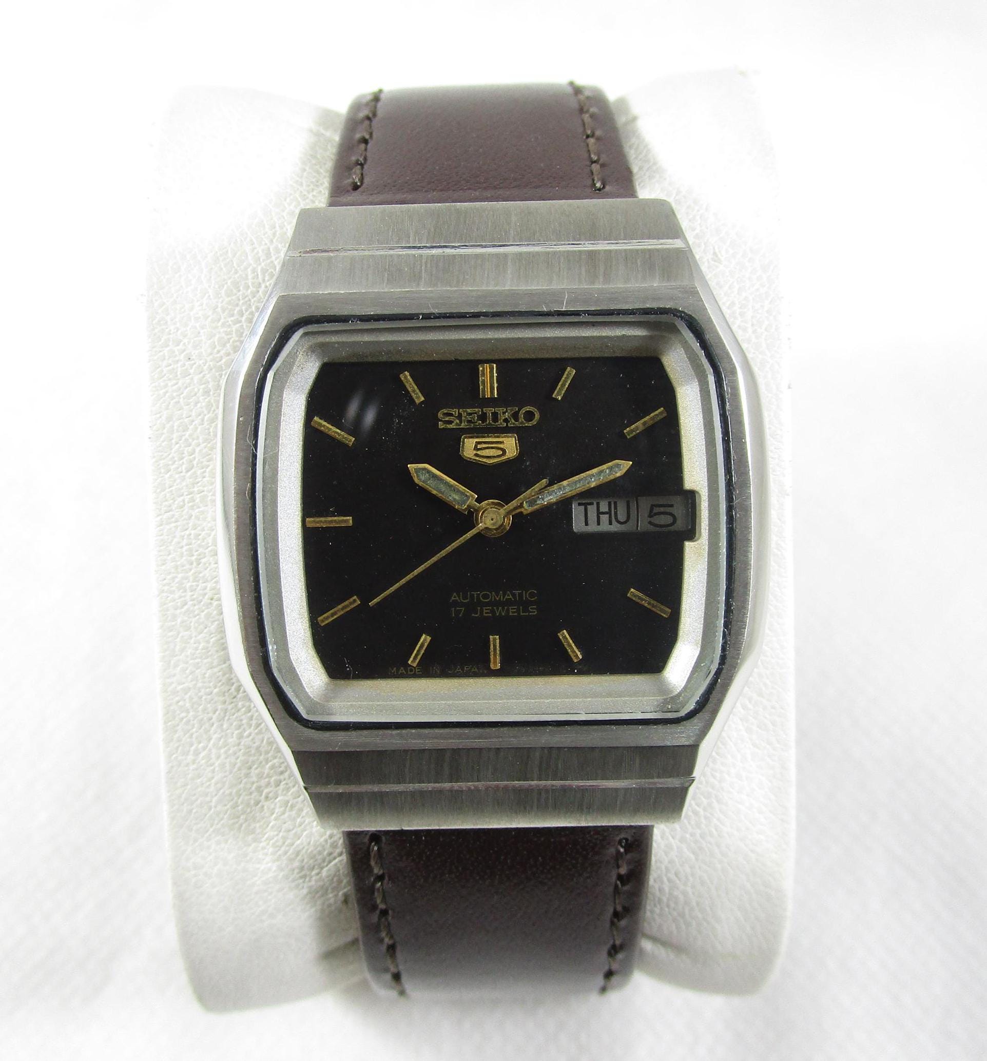 VINTAGE SEIKO 5 Day-date 17 JEWELS Automatic Japan Made Wrist