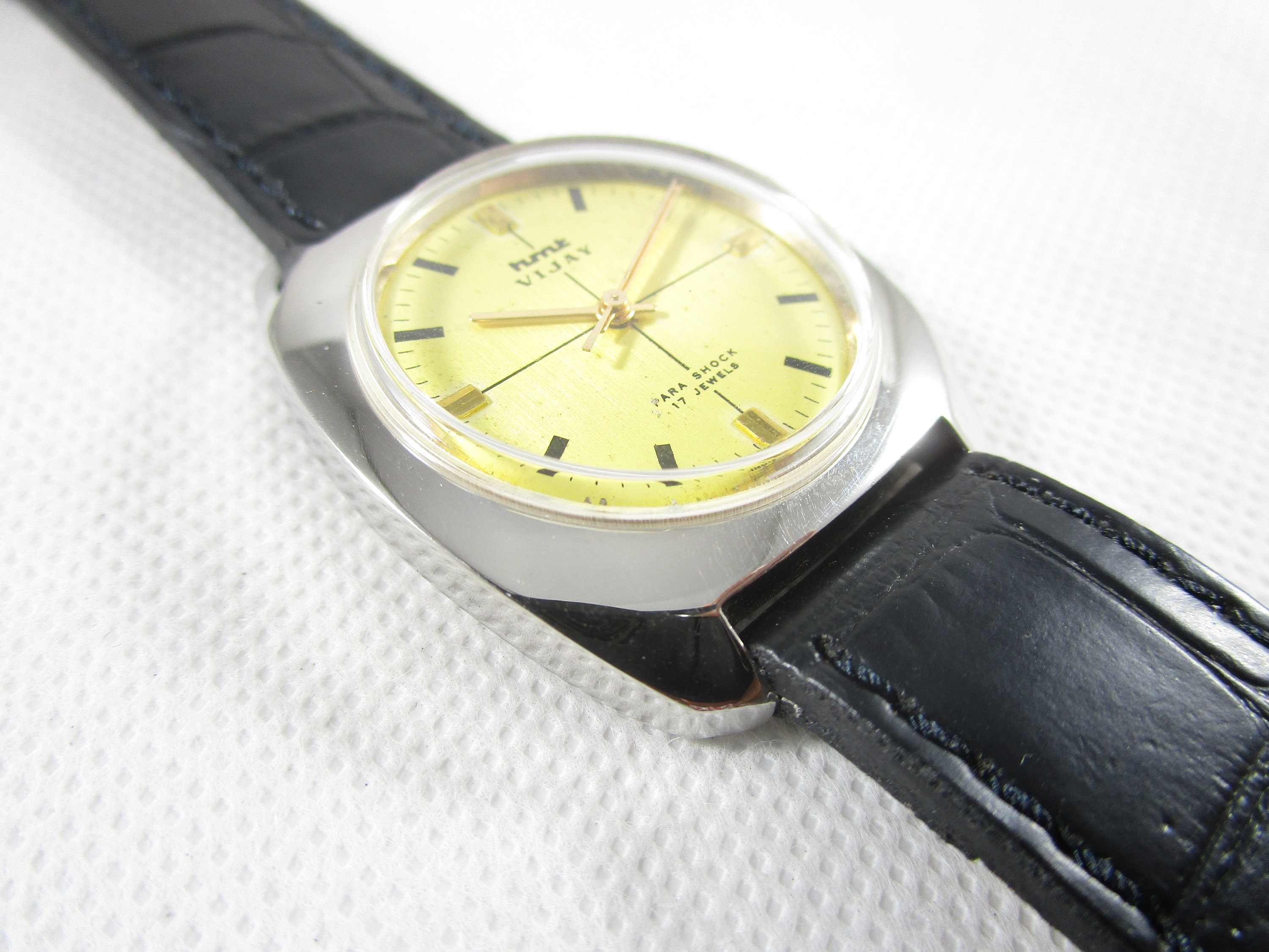 Original HMT VIJAY 17 Jewels Para shock Hand Winding Pre owned Men s Vintage Watch Z220
