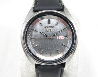 Orologio da polso vintage SEIKO 5 Day Date automatico, prodotto in Giappone #C694