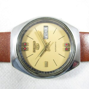 Original 100% Authentic VINTAGE SEIKO 5 Day Date Automatic Japan Made Wrist Watch# C304
