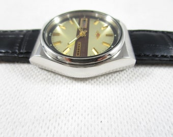 Original Vintage CITIZEN 8200 21 Jewels Automatic Day-date Japan