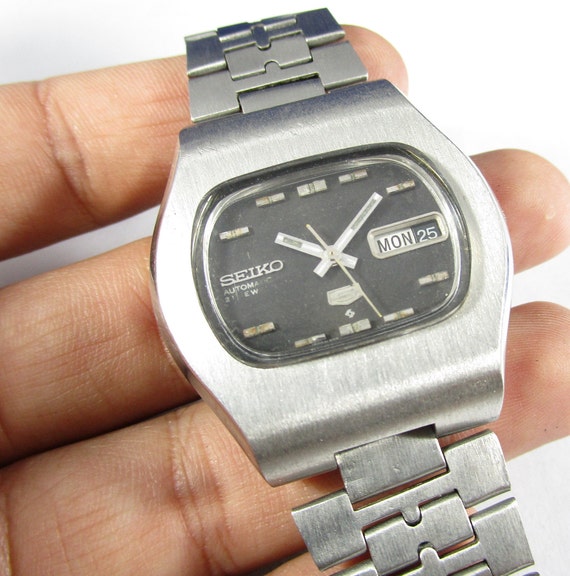 seiko 5 old