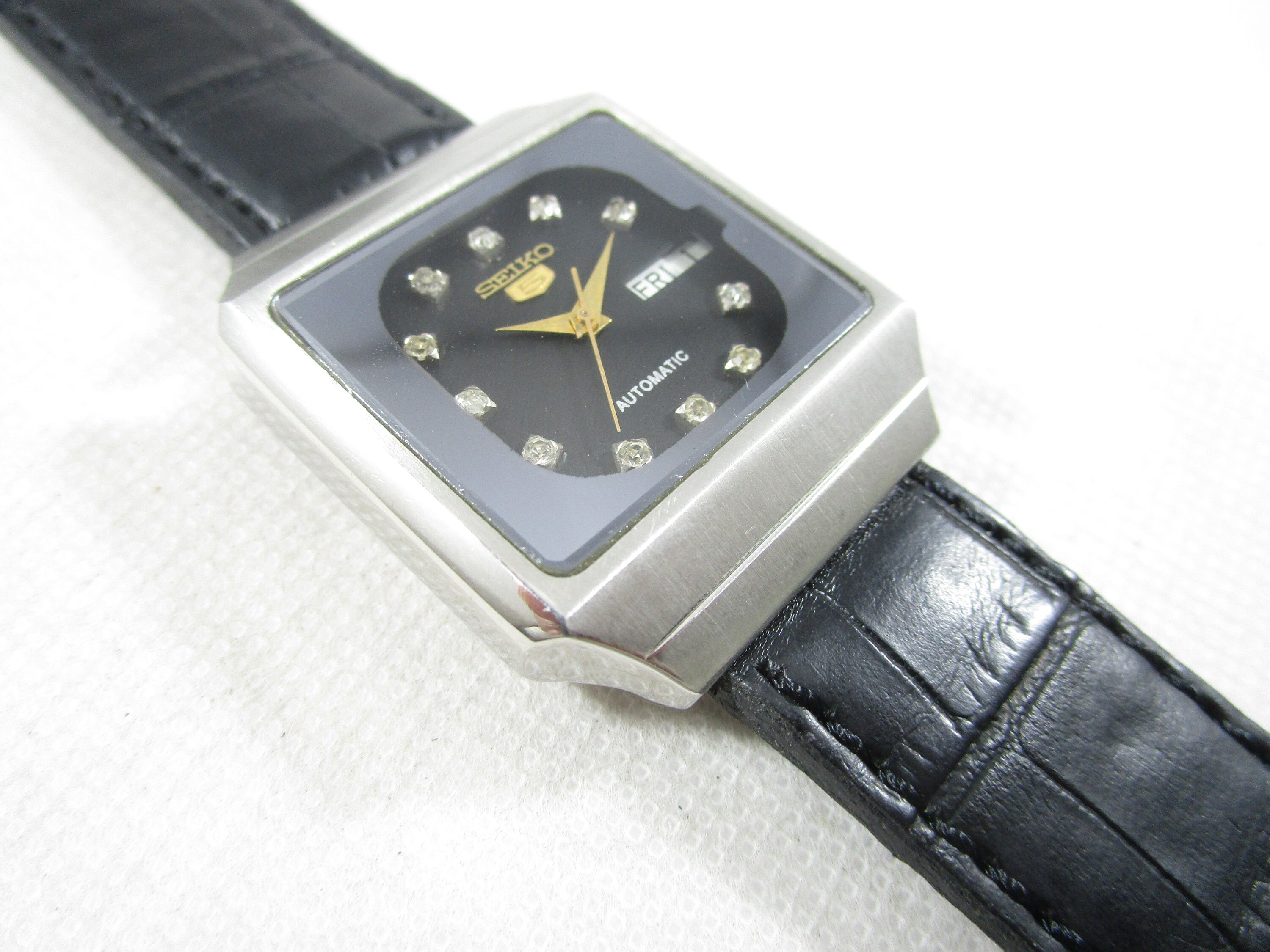 Vintage SEIKO 5 Automatic Day Date Japanese Wrist Gent's