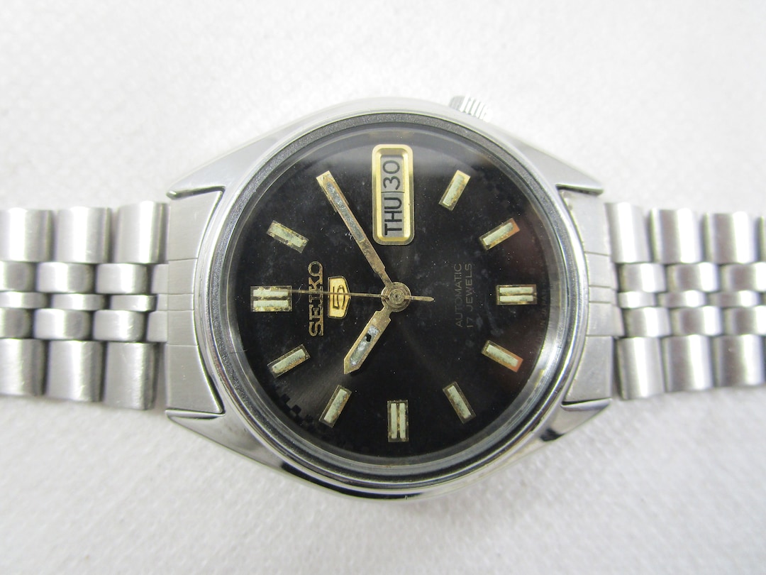 Vintage SEIKO 5 17 Jewels Automatic Day Date Japanese Wrist Gent's