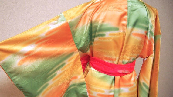 yellow shiny kimono / japan vintage kimono / kimon