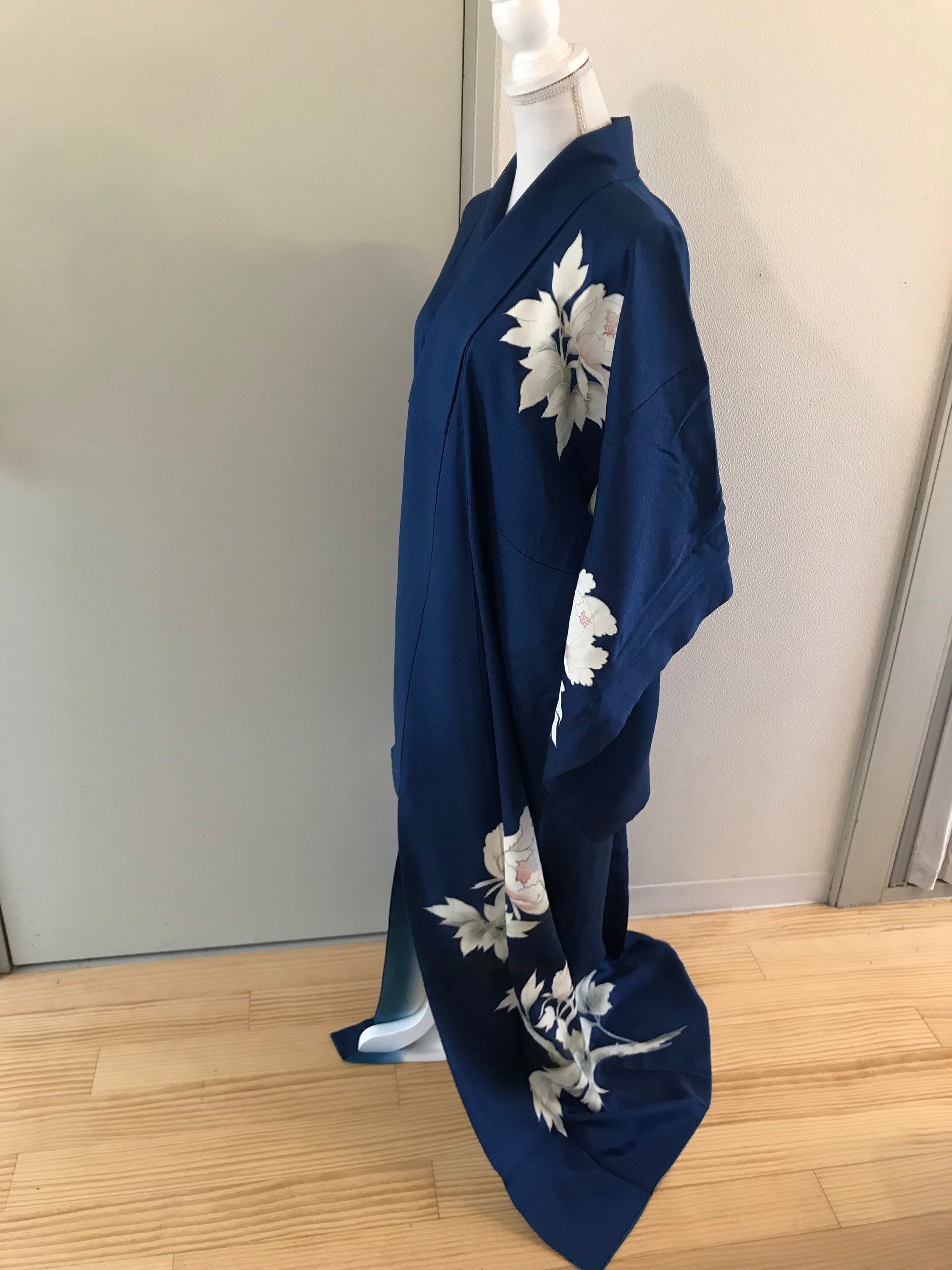 Silk Kimono/blue With White Flower/robe/japanese Traditional