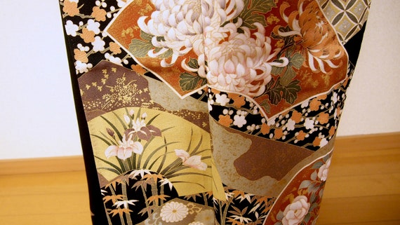 Black Tomesode silk kimono / Japanese vintage silk