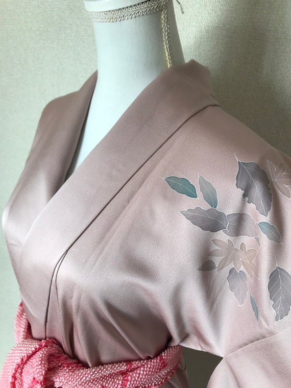 Shiny pink silk kimono / flowers kimono / Tsukesag