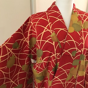 Kimono / antique kimono / red / Japanese cloth / vintage kimono / traditional kimono / kimono robe