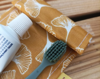 Etui à brosse à dents et dentifrice + Brosse à dents / pochette imperméable et hygiénique "gyngko jaune"