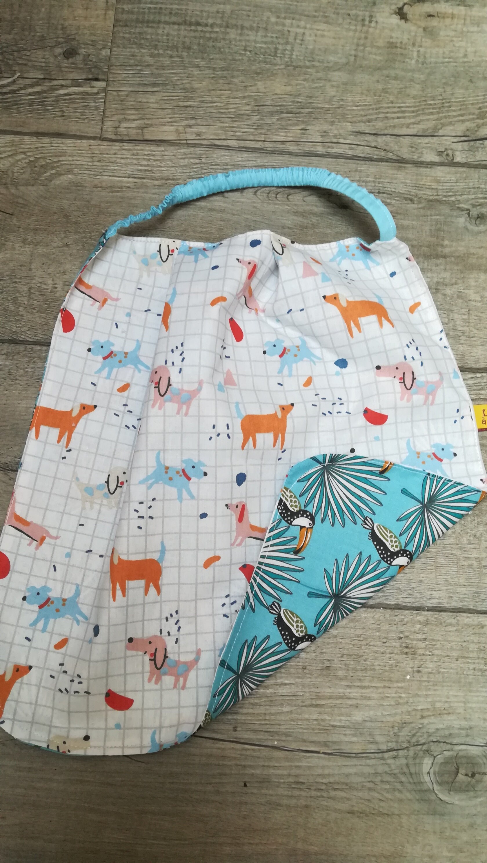 Serviette Élastique Pour Le Repas Des Enfants Des Toucans et Chiens/Boy ou Girl