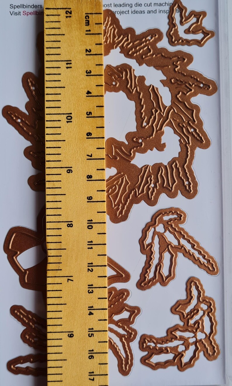 Build a Wreath - 8 Dies - Cut Emboss Stencil - Spellbinders Design - Etsy