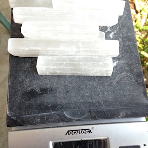 1lb of 3-5 Selenite sticks image 3