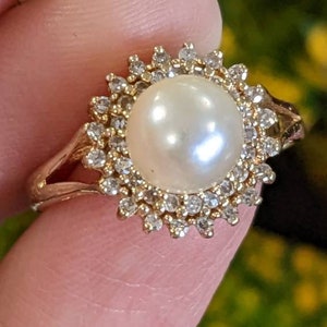 Pearl and Diamond Cocktail 14k Yellow Gold Ring Size 6.75