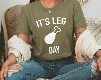 Funny Thanksgiving Leg Day T-Shirt: Fitness Turkey Trot Graphic Tee