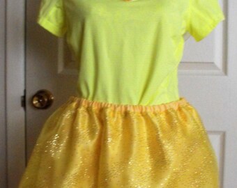 A yellow pixie theme running costume