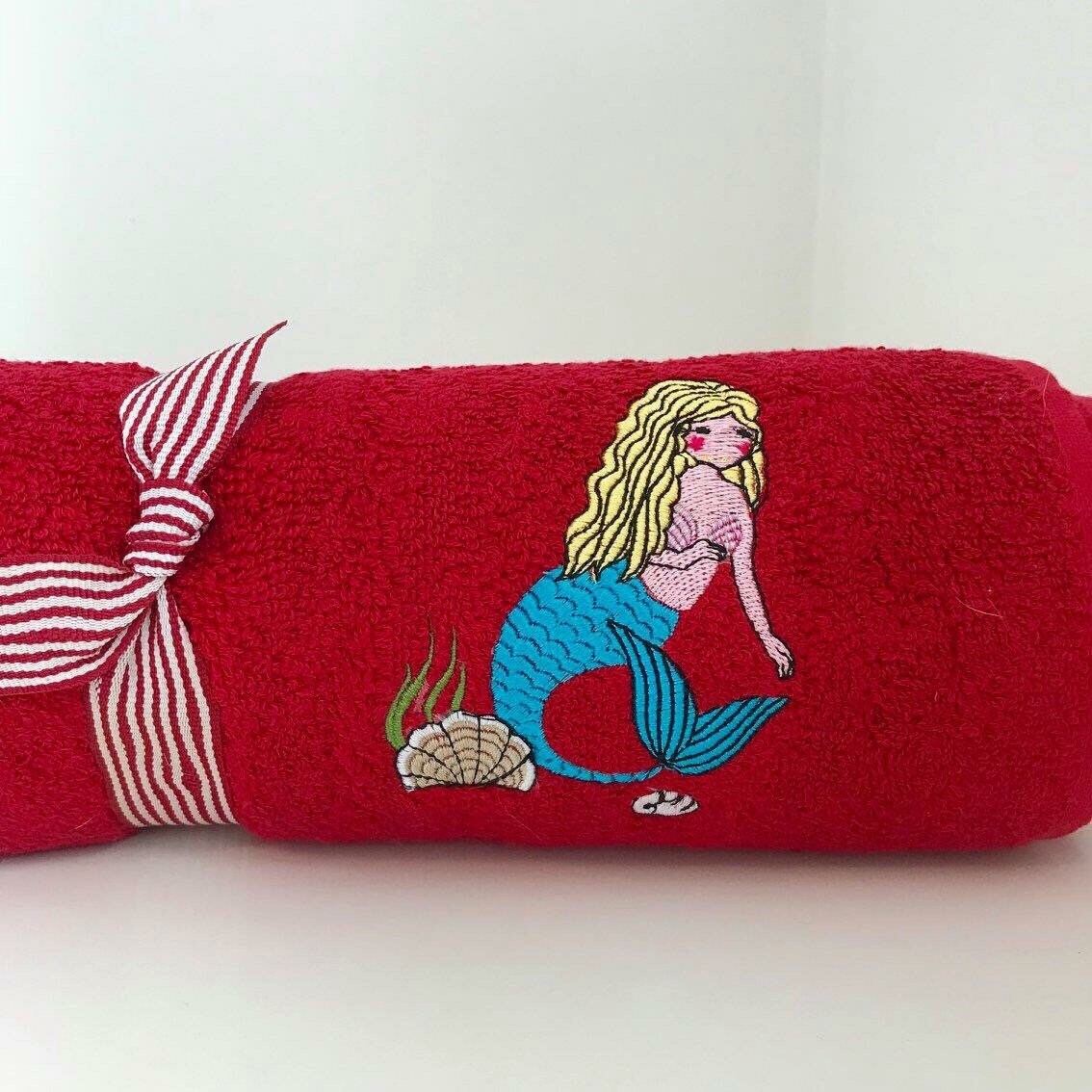 Mermaid bath towel. personlaised. Swimming towel. Etsy.de