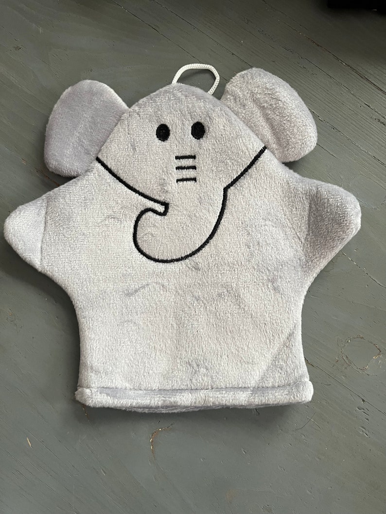 Embroidered animal wash mitt pig, elephant personalised image 2