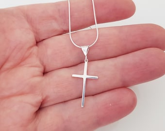 Collier croix en argent sterling, pendentif croix fine, chaîne serpent fine et flexible, bijoux en argent 925 pour homme ou femme.