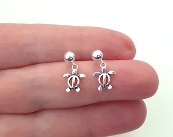 Tiny Turtle 925 Silver Earrings, Dainty Cartilage Earlobe Earrings, Sterling Silver Minimalist Jewelry.