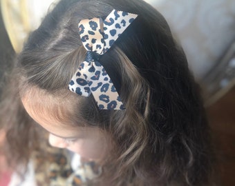 Baby girl cheetah print bow headband hair clip, toddler bows, nylon headband, baby bows, cheetah hair bow, animal print bows, girl hair bows