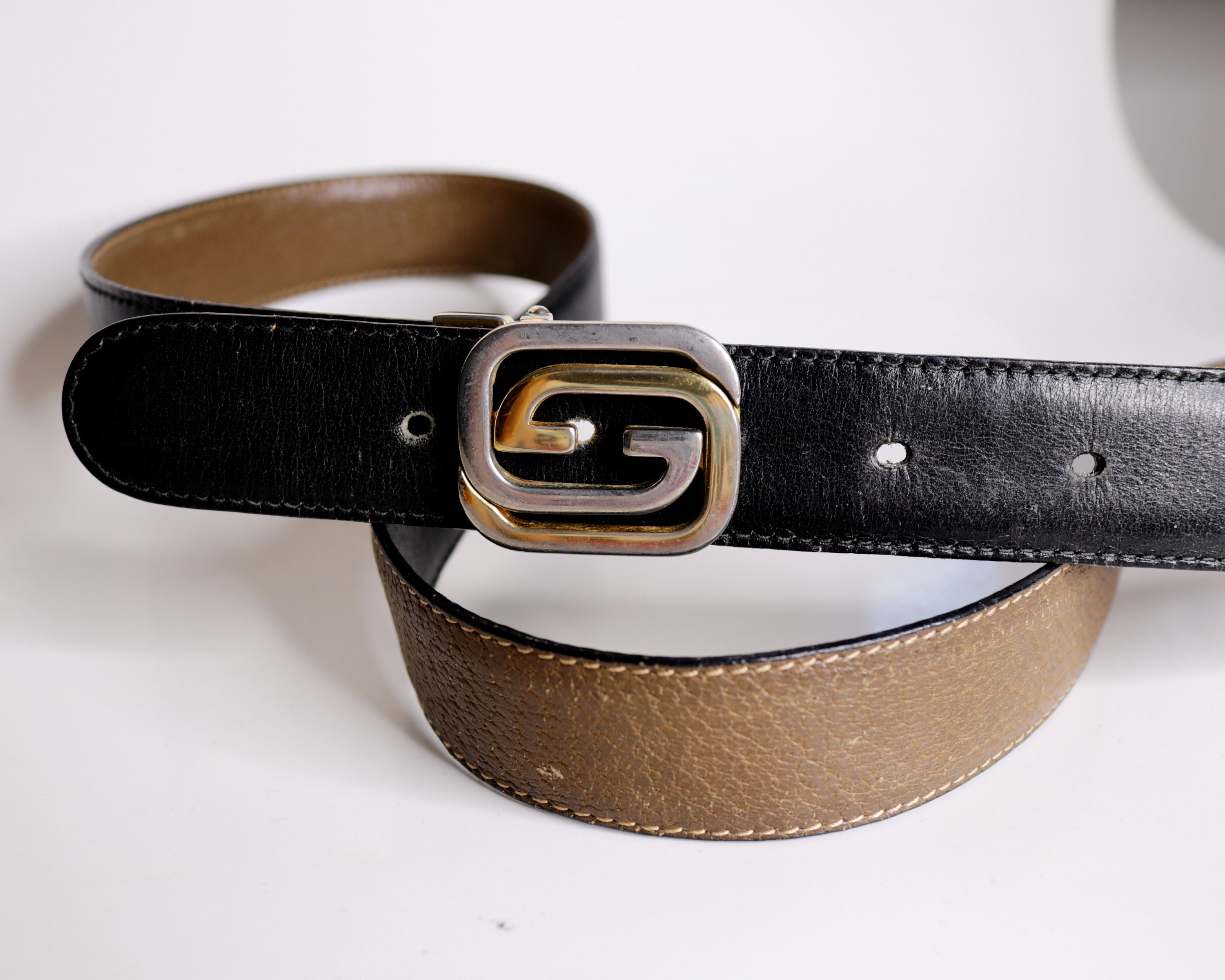Vintage Gucci GG Buckle With Red & Green Skinny Belt Used 