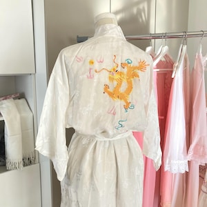 Vintage kimono Embroidered dragon  robe old china  Asian Coat
