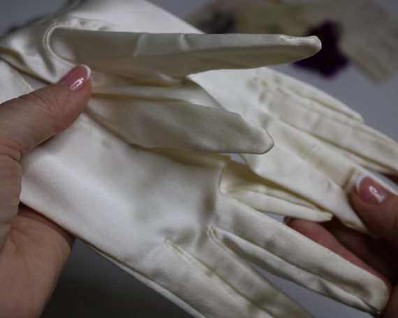 ecru beige S7 gloves satin ivory gloves vintage b… - image 9