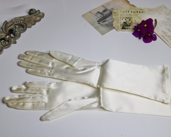 ecru beige S7 gloves satin ivory gloves vintage b… - image 3