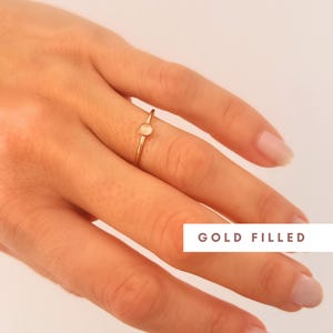 Zierlicher 14K Gold Filled Rosenquarz Ring: Hypoallergen Stacking Ring