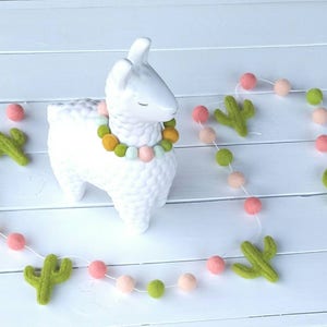 Cactus Garland : Felt ball garland with hand-felted cactus