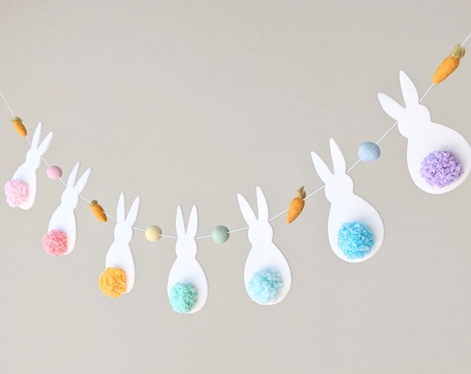 Bunny Tail Easter Garland : Easter Bunny Garland